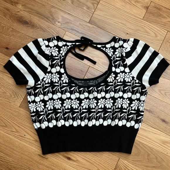 NWOT Maeve by Anthropologie short sleeve cherry and flower sweater XL - Picture 3 of 4